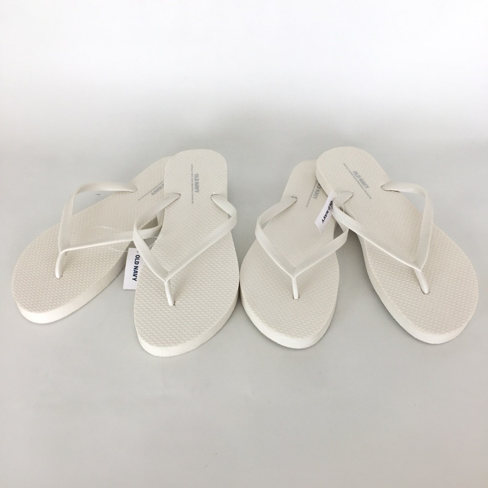 White Old Navy Brand New Flip Flops Sandals Bundle of 2 Women’s Size 8 NWT
